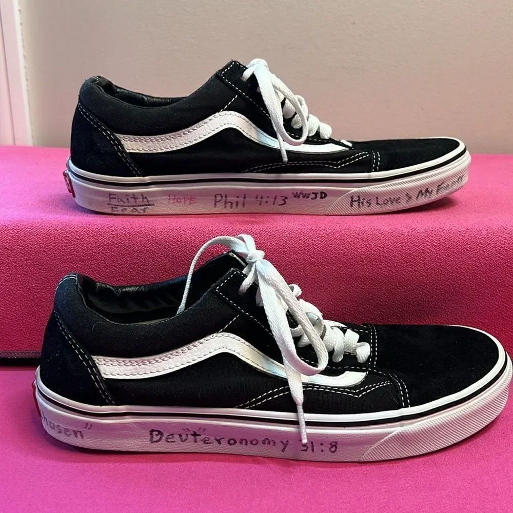 Vans M8W9.5 Scriptures written on soles - Picture 2 of 6